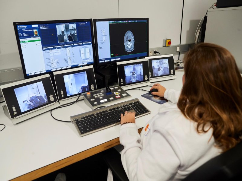 Terapia dirigida reduce 94 % riesgo de progresión intracraneal en tipo de cáncer de pulmón (1)
