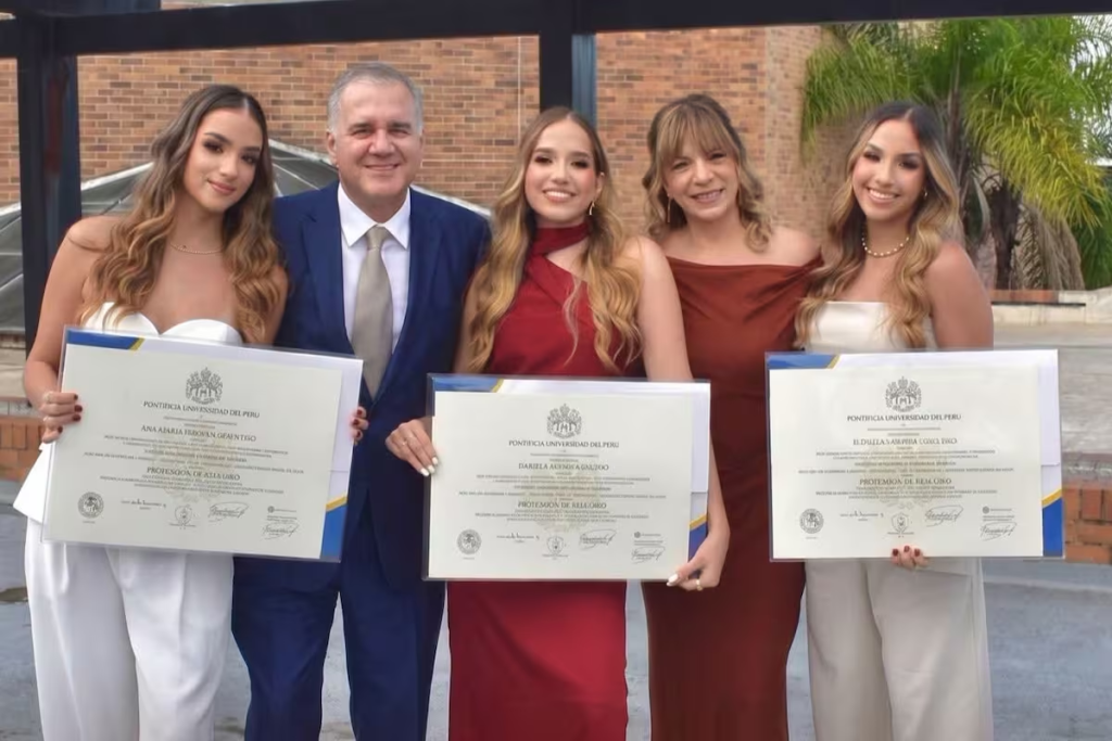Los padres de Ana María eran reconocidos por su ambiente festivo, como grandes fanáticos de la salsa y el club de fútbol Deportivo Cali