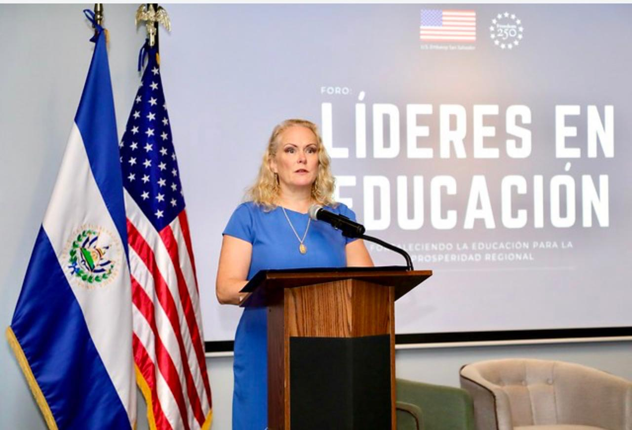 Naomi Fellows, Encargada de Negocios en la Embajada de Estados Unidos en El Salvador
