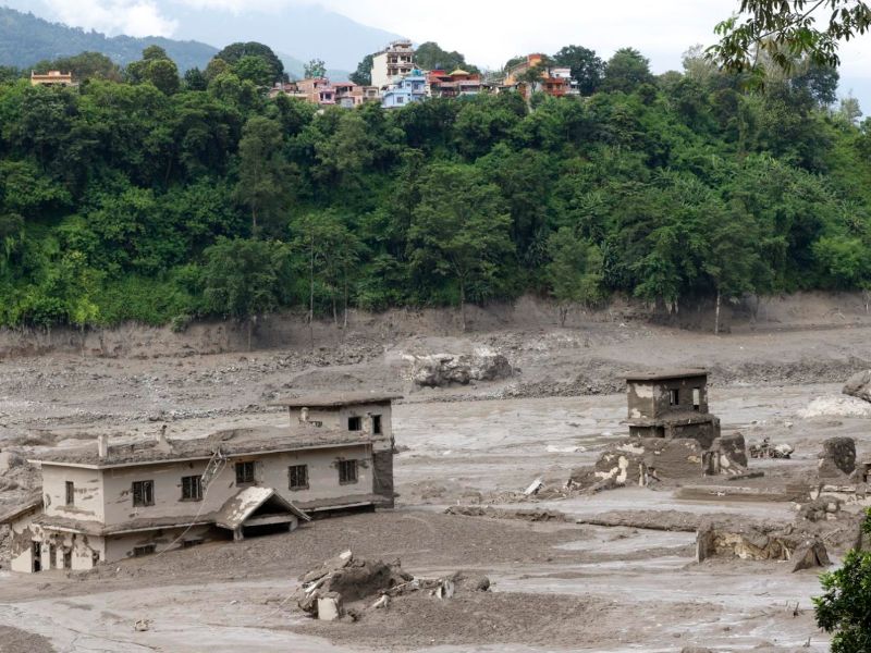 Inundación en Nepal y China