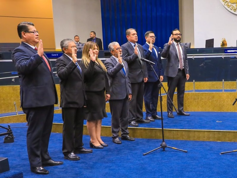Asamblea juramenta consejeros del CNJ