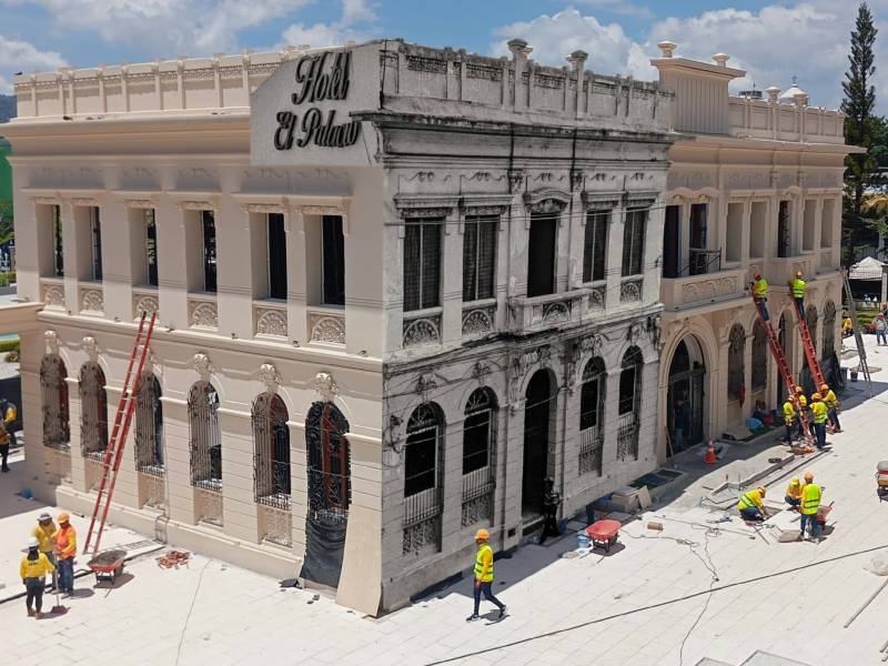 Imagen del nuevo mausoleo de Francisco Morazán intervenida por Dylan Magaña, que muestra la fachada original del edificio de Augusto Baratta Del Vecchio.