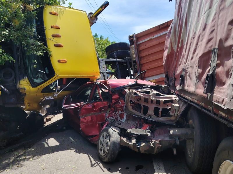 accidente rastras redondel apopa