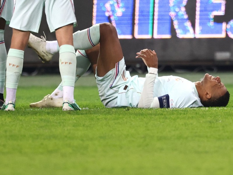 Mbappé se lesionó con Francia