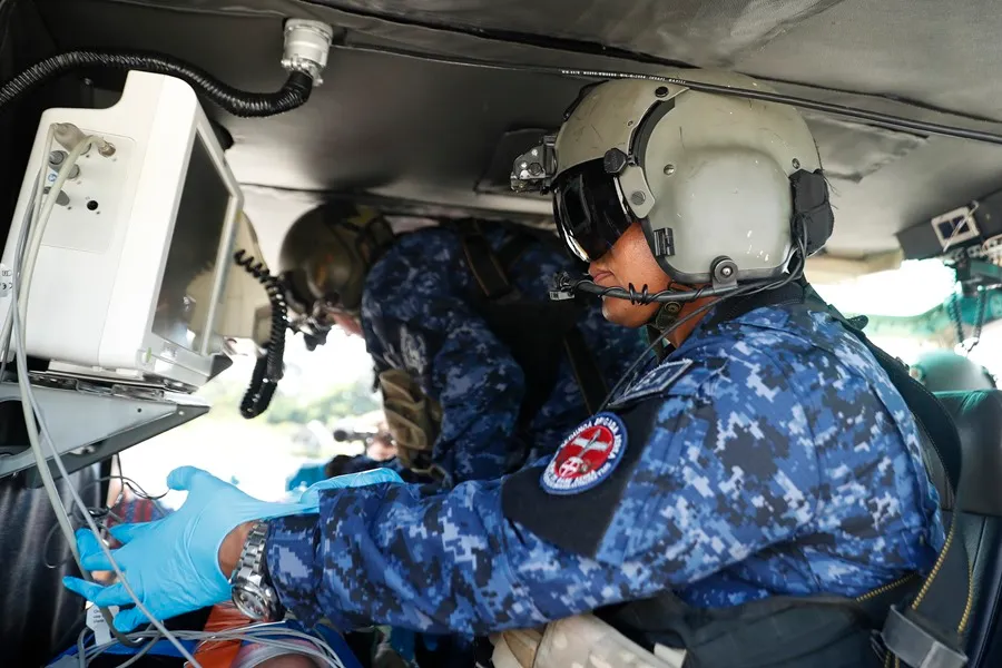 Imagen de archivo de un soldado de la Fuerza Aérea Salvadoreña (FAS) en un entrenamiento para la misión en Haití en Ilopango (El Salvador). EFE/