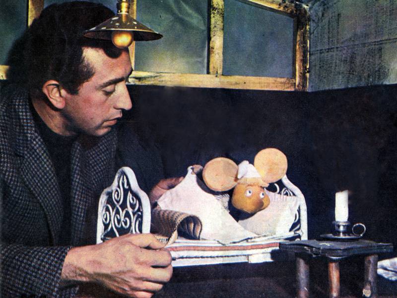 Antigua foto de Peppino Mazzullo con el tierno Topo Gigio