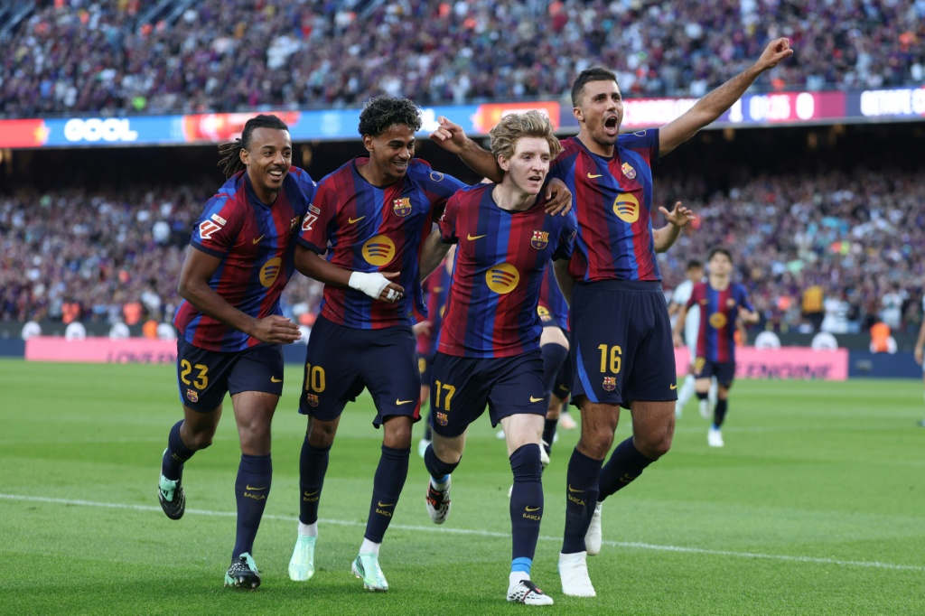 Anthony Gordon marcó para el Barcelona en la victoria sobre el Getafe, continuando así su inicio perfecto de temporada — Lluis GENE / AFP