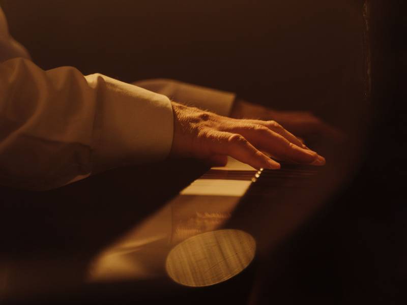 Imagen ilustrativa del arte de tocar piano