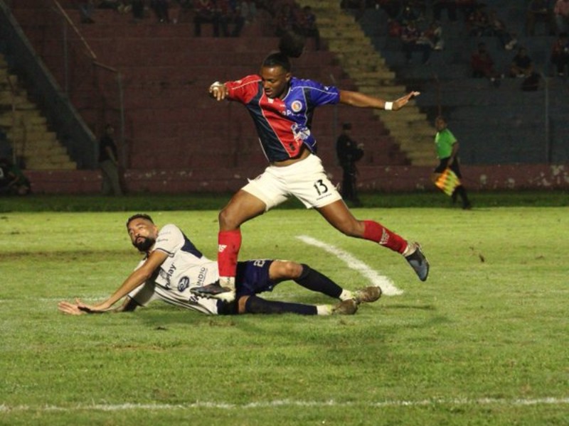 FAS Metapán derbi santaneco