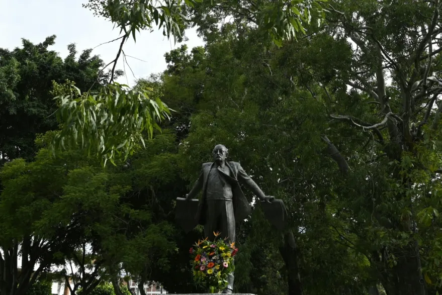 El cuerpo de Asturias, nacido en 1899 y galardonado con el Premio Nobel en 1967, permanecía en el cementerio Père Lachaise de París