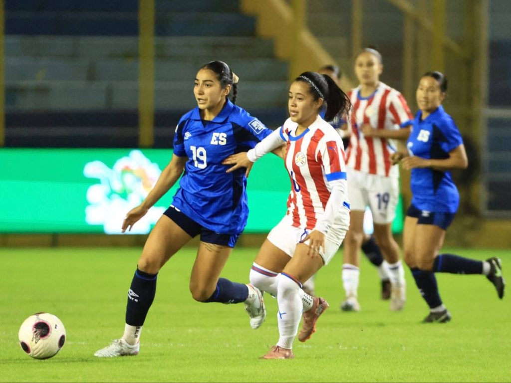 La Selecta Femenina comenzó ilusionando a la afición salvadoreña con un gol tempranero, pero Paraguay reaccionó y terminó imponiéndose