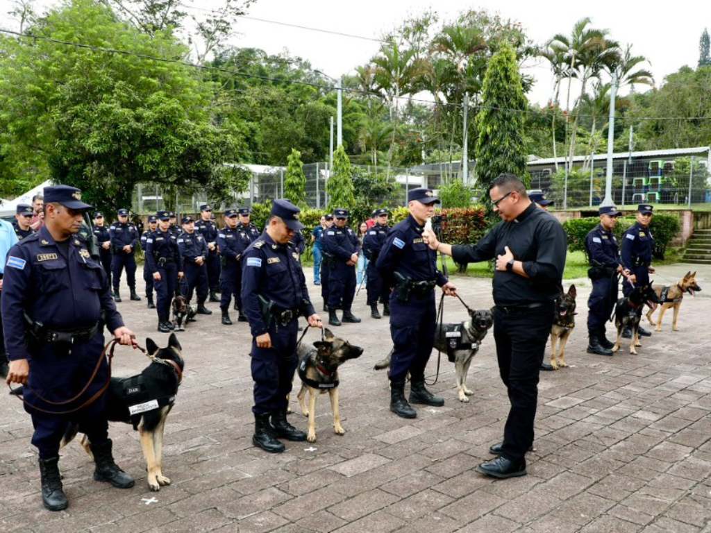 Unidad Canina de la PNC