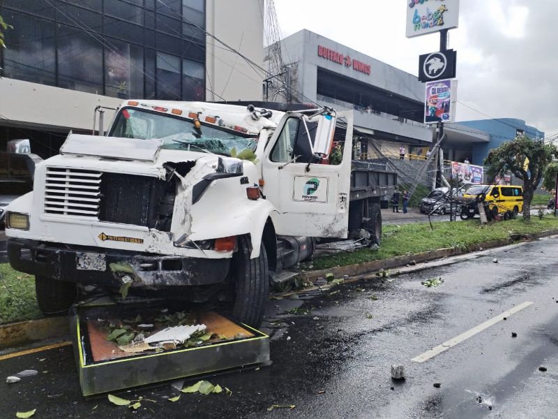 Volqueta accidente Los Próceres